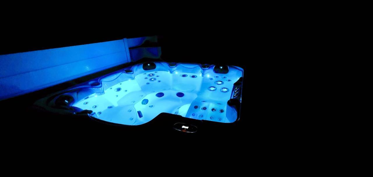 Villa H2O - Jacuzzi & Piscine Chauffee Le Barcarès Esterno foto